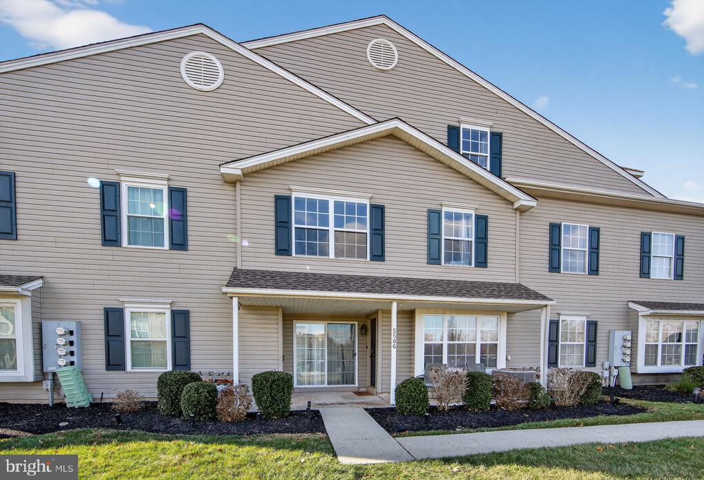 5506 DRAWBRIDGE COURT