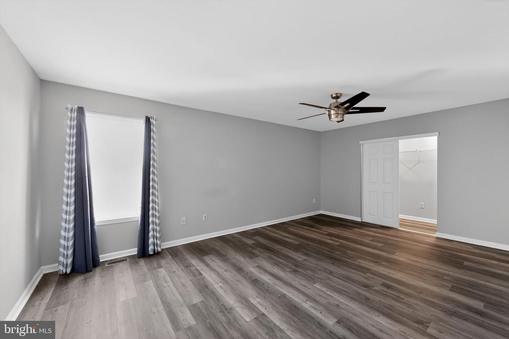 5506 DRAWBRIDGE COURT