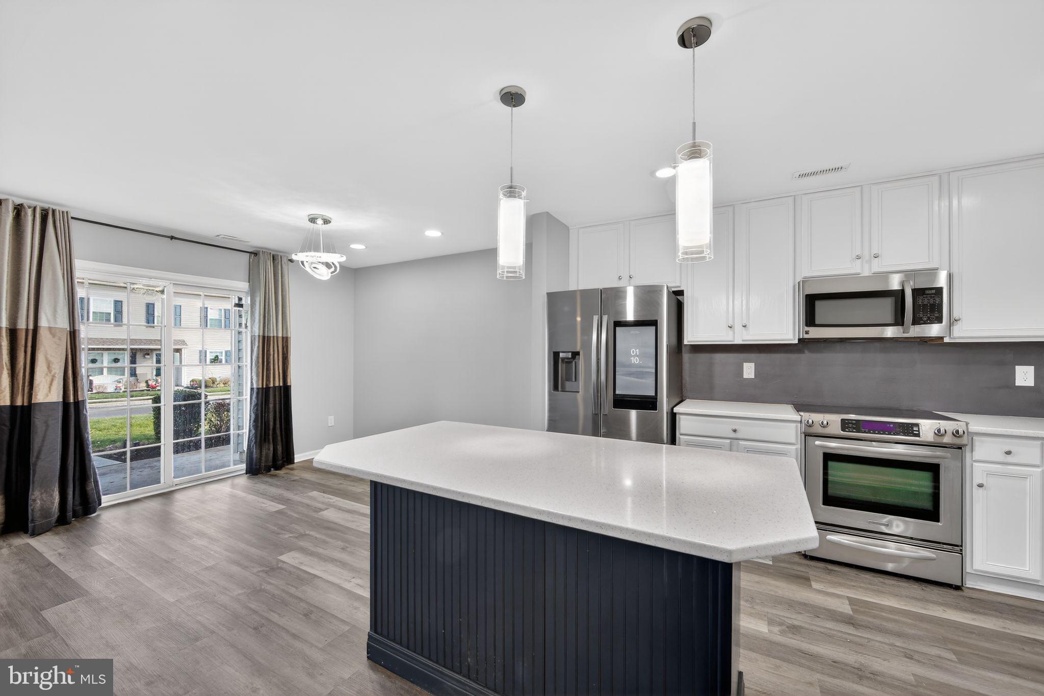 5506 DRAWBRIDGE COURT