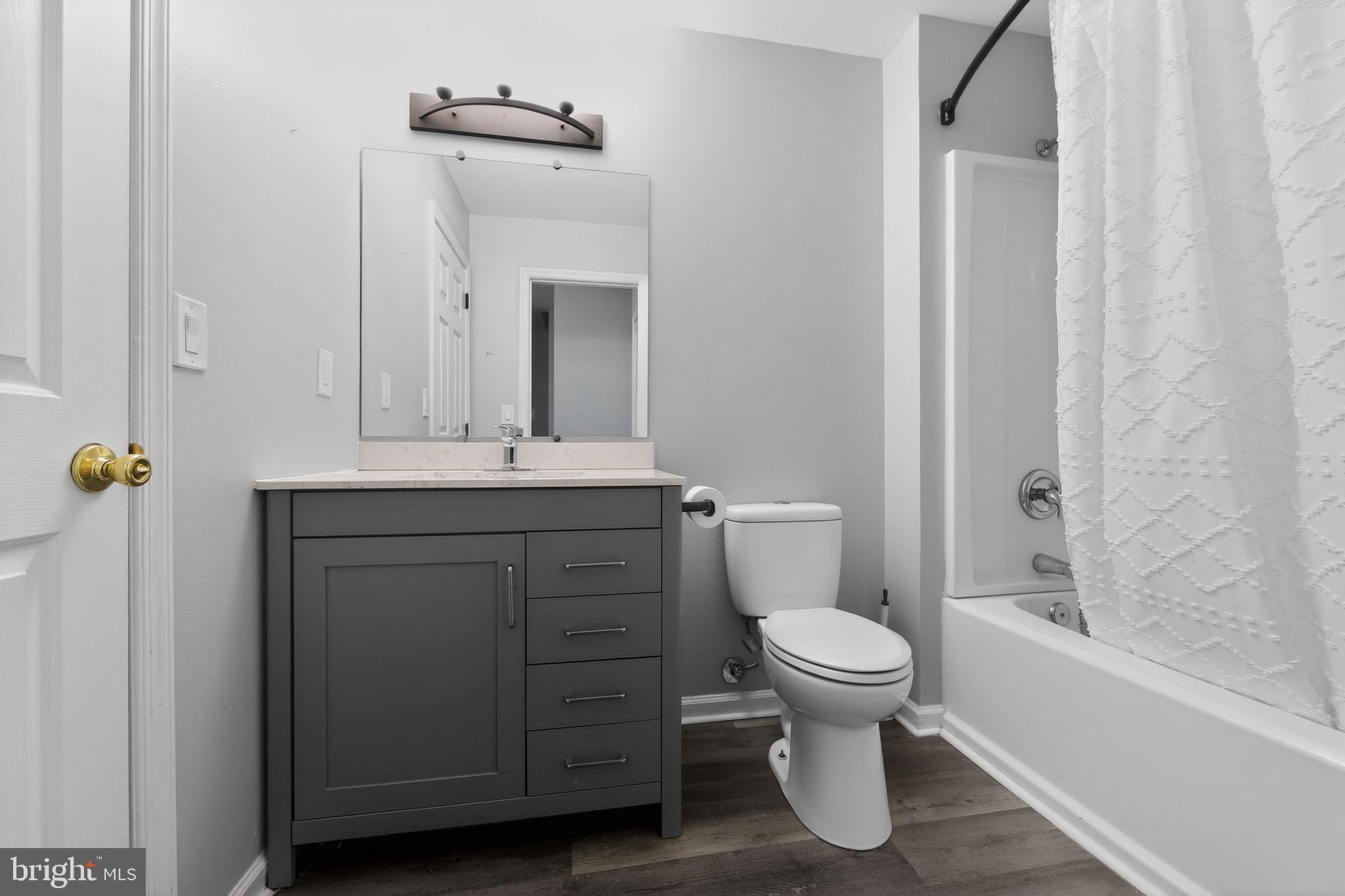 5506 DRAWBRIDGE COURT