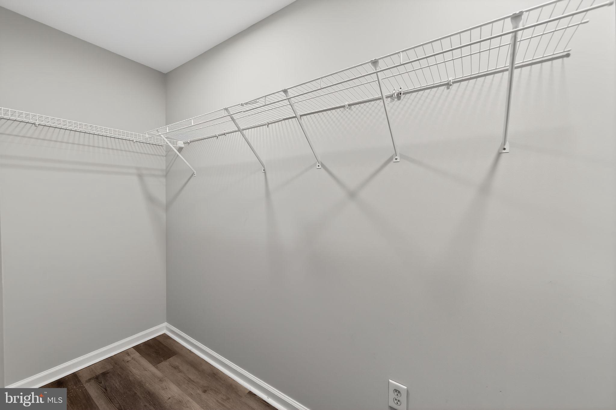 5506 DRAWBRIDGE COURT