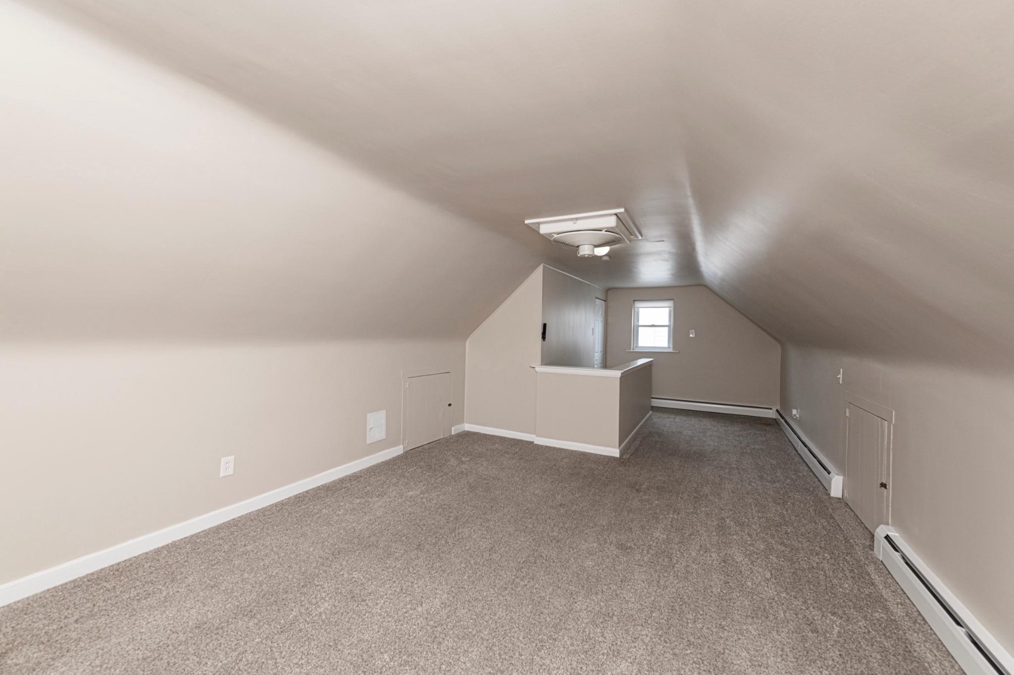 121 W 6TH