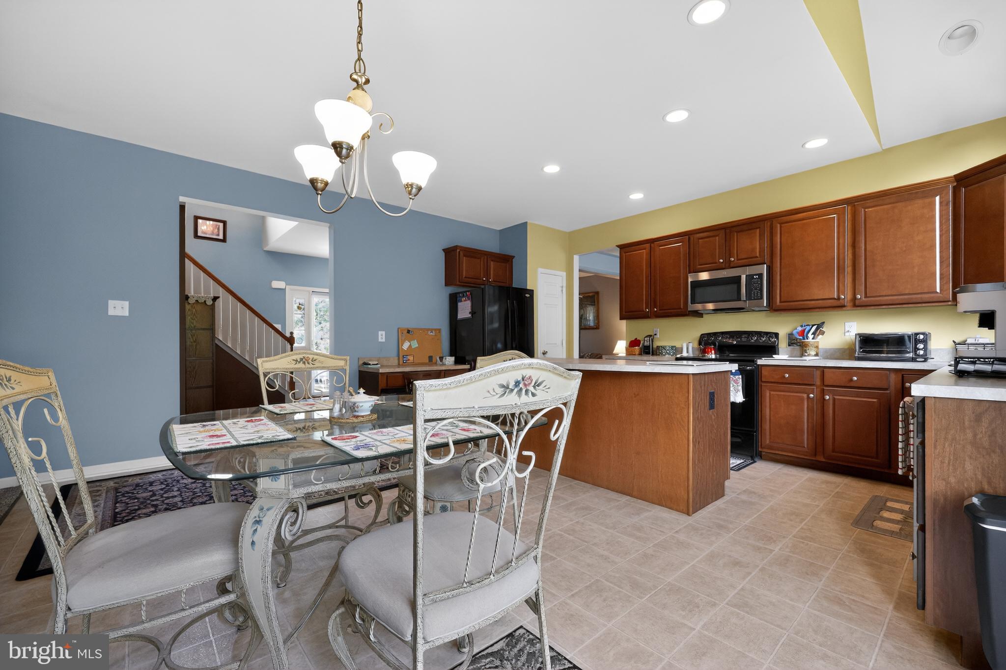 1110 AUTUMNVIEW LANE