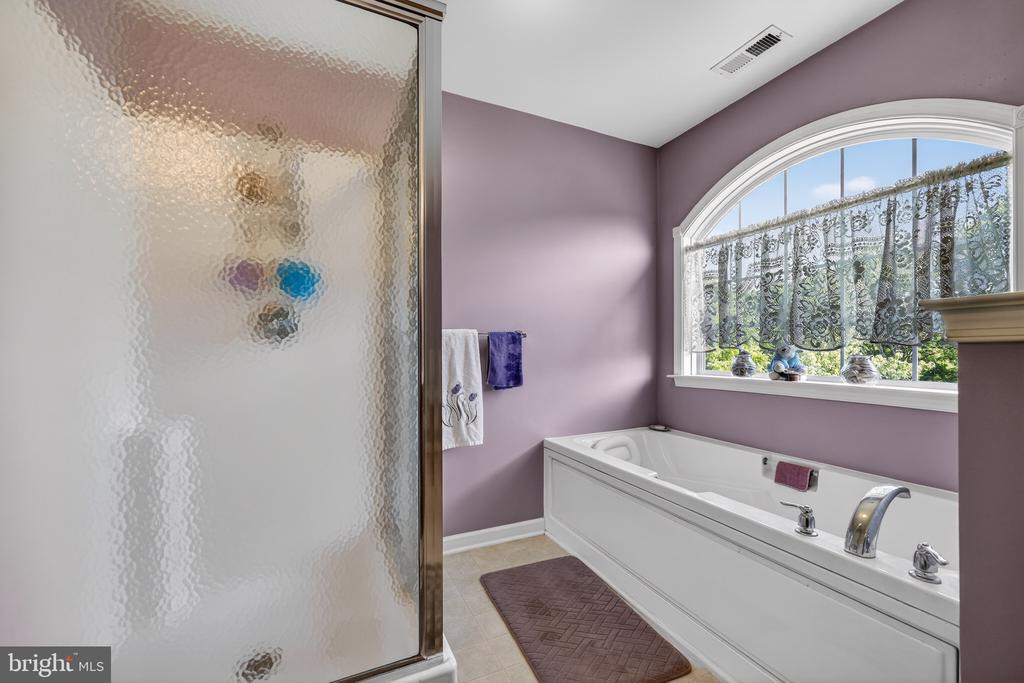 1110 AUTUMNVIEW LANE