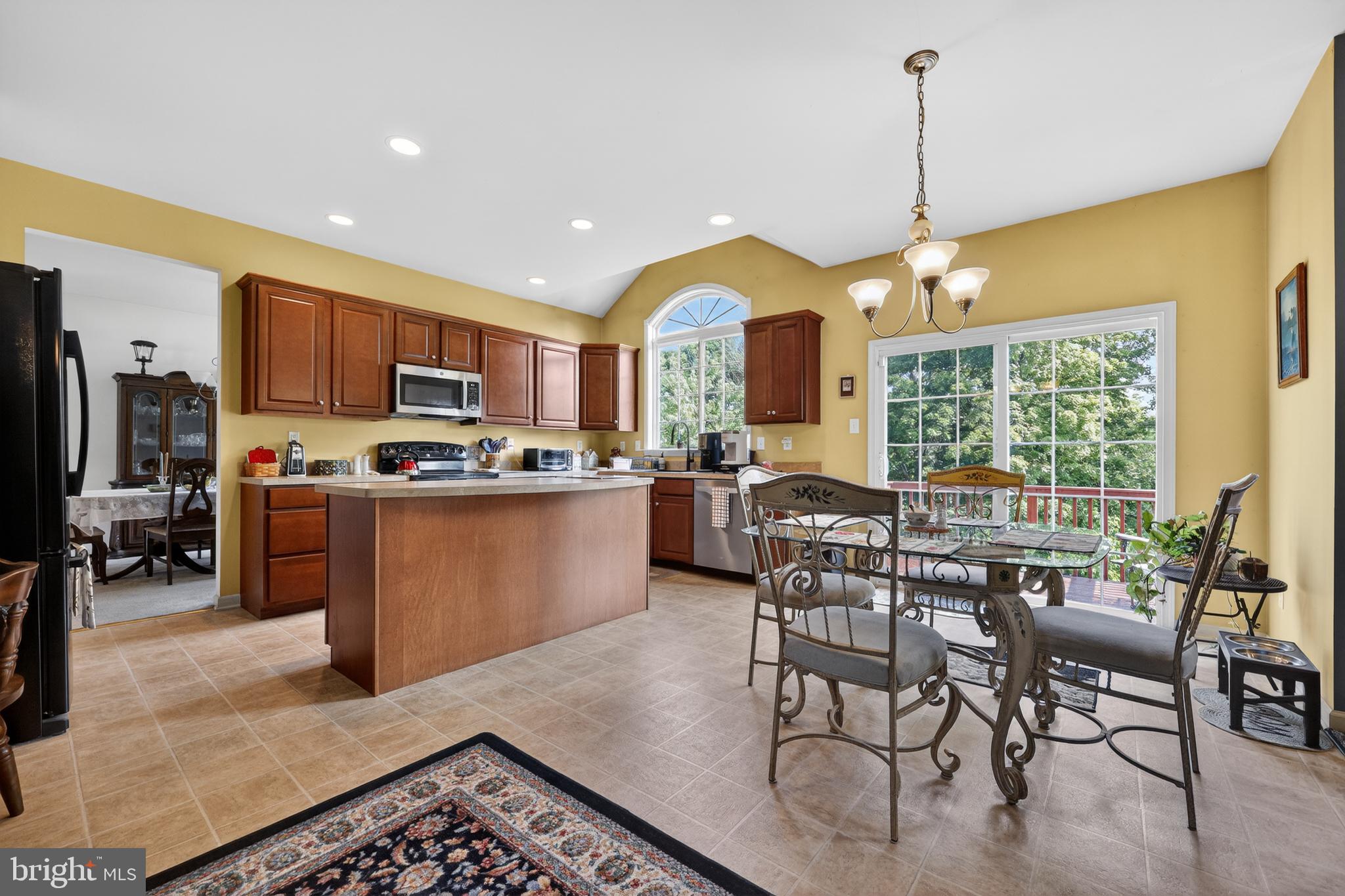 1110 AUTUMNVIEW LANE