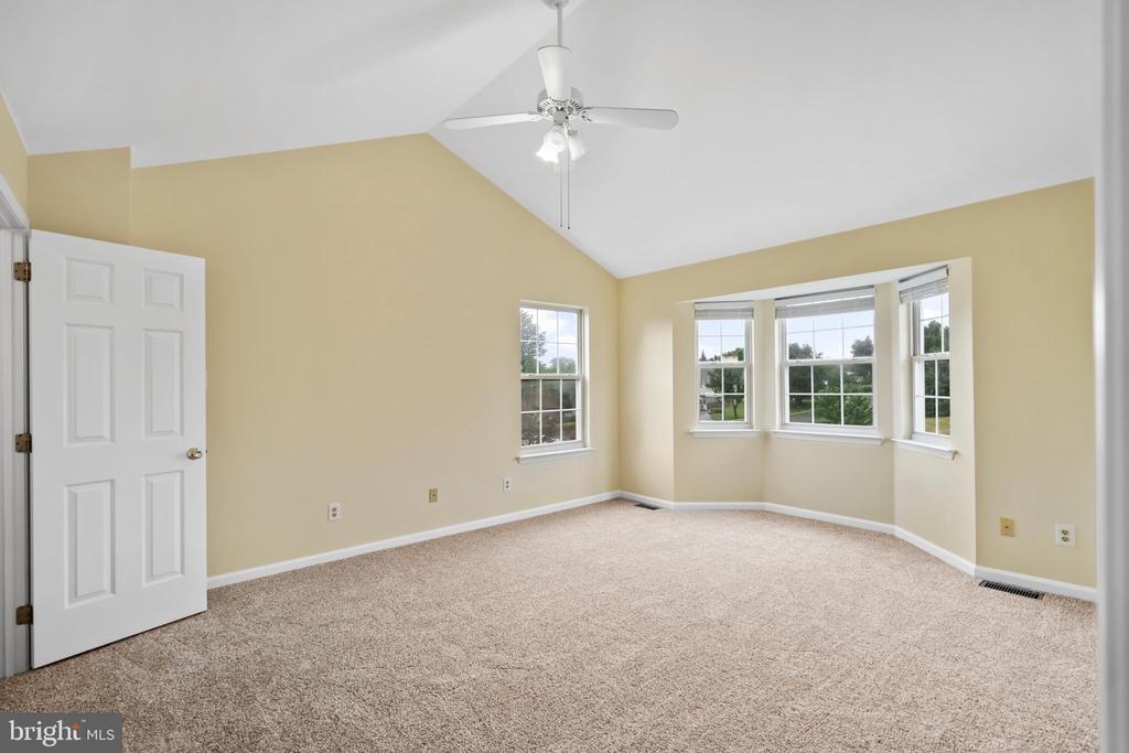 806 ELIZABETH COURT