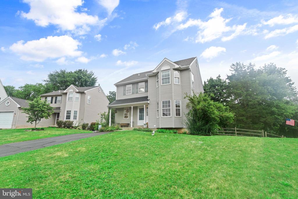 806 ELIZABETH COURT