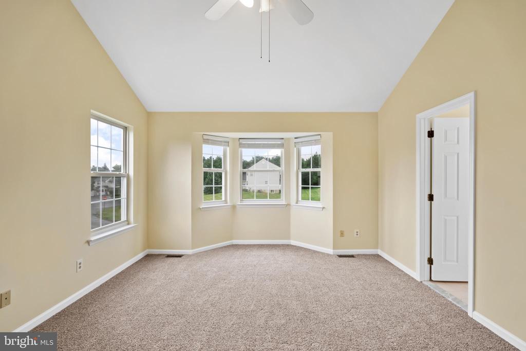806 ELIZABETH COURT