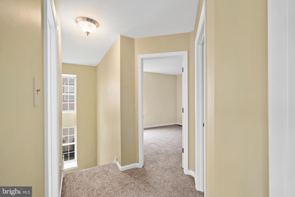 806 ELIZABETH COURT