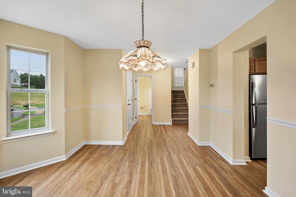 806 ELIZABETH COURT