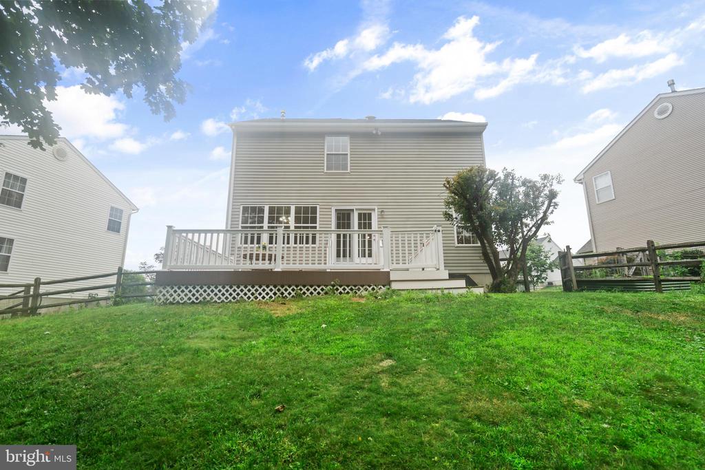806 ELIZABETH COURT