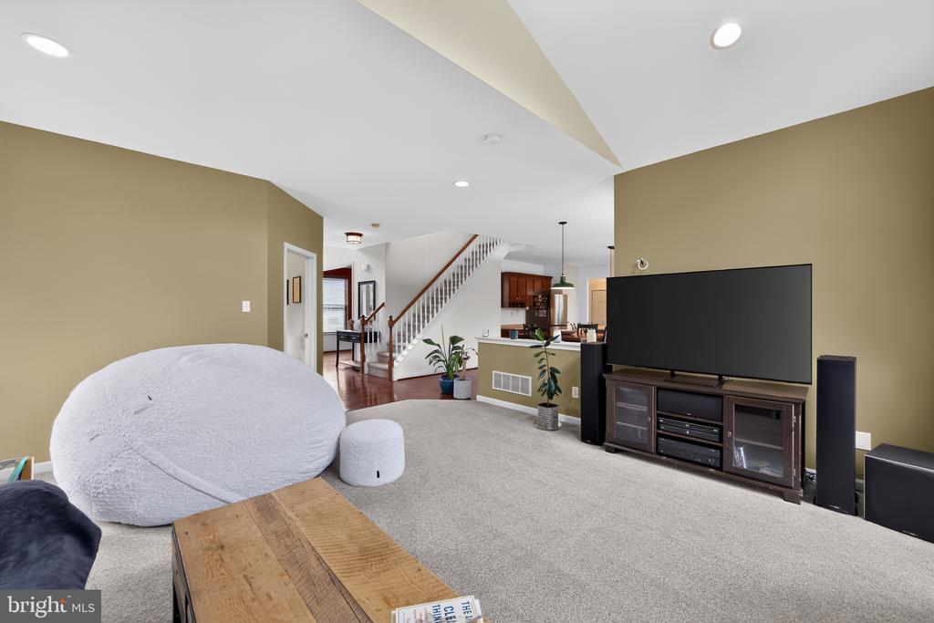 1100 AUTUMNVIEW LANE