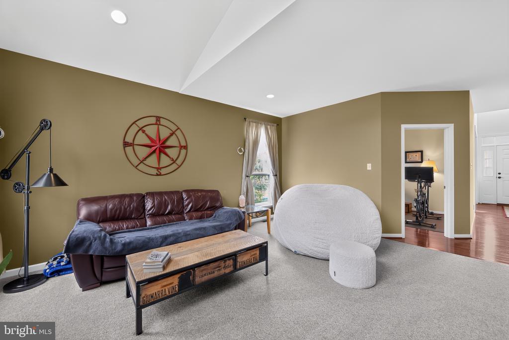 1100 AUTUMNVIEW LANE