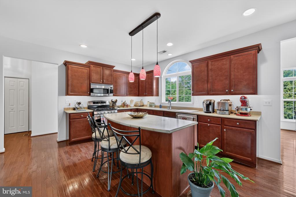 1100 AUTUMNVIEW LANE
