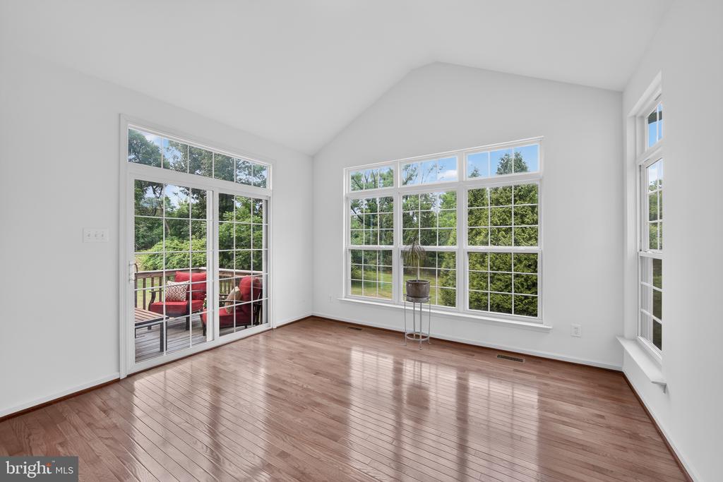 1100 AUTUMNVIEW LANE