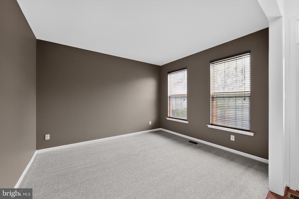 1100 AUTUMNVIEW LANE