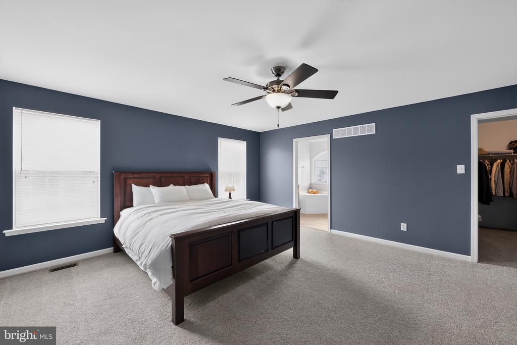 1100 AUTUMNVIEW LANE