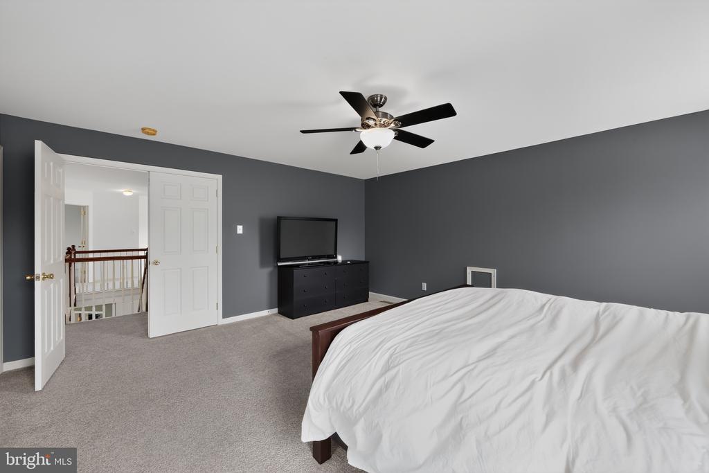1100 AUTUMNVIEW LANE