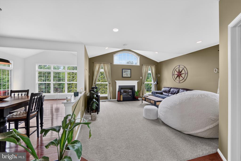 1100 AUTUMNVIEW LANE