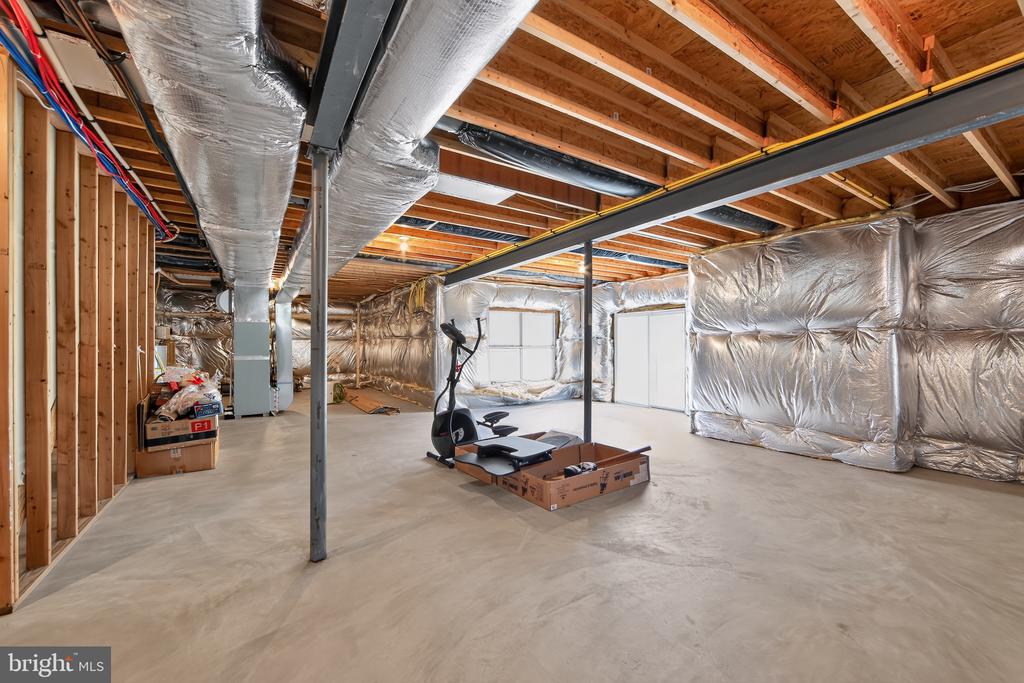 1100 AUTUMNVIEW LANE