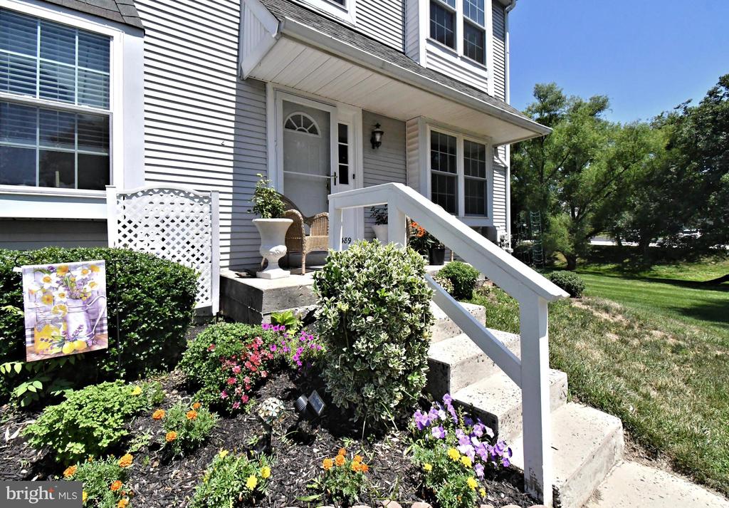 2489 HILLENDALE DRIVE