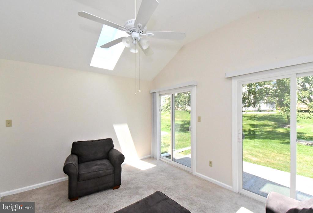 2489 HILLENDALE DRIVE