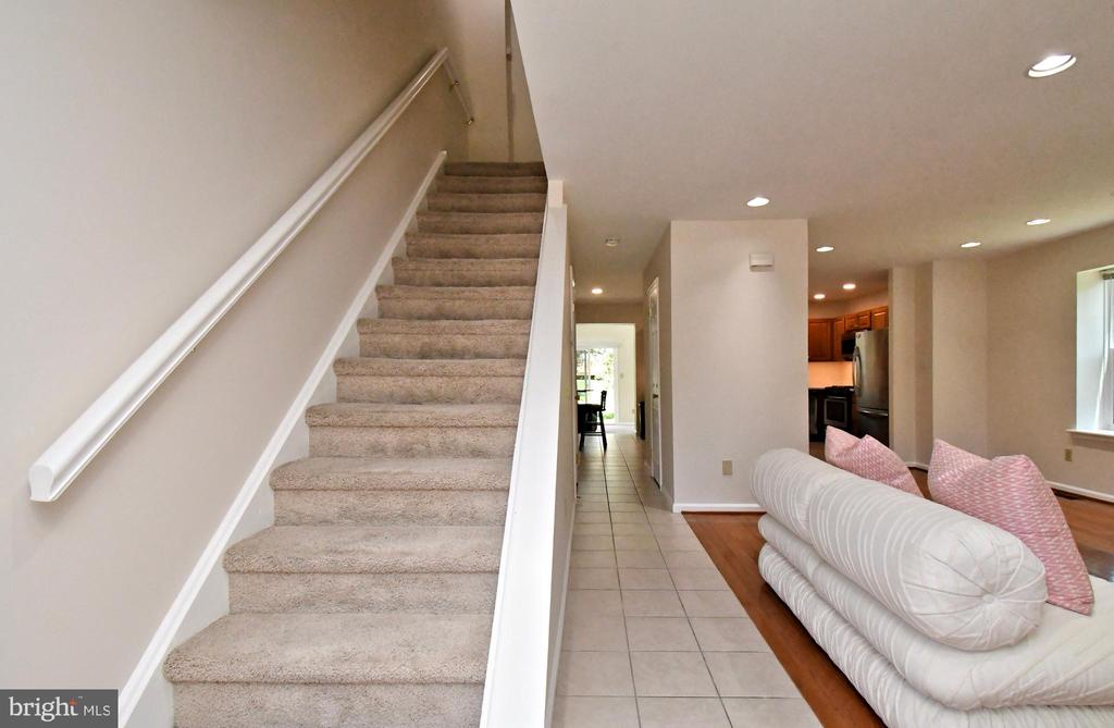 2489 HILLENDALE DRIVE
