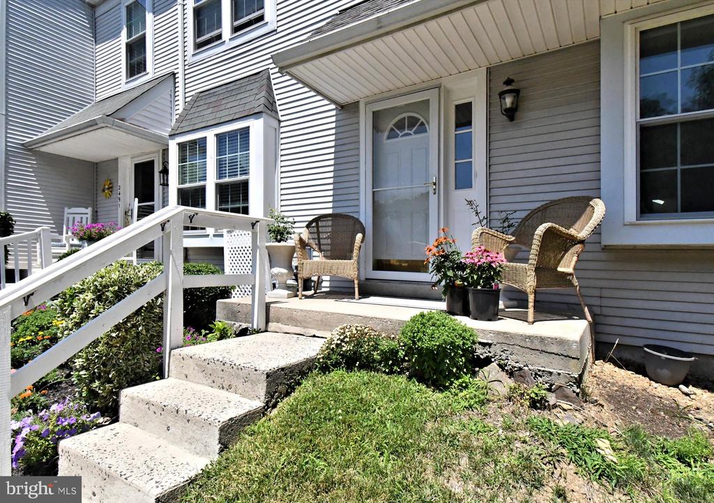 2489 HILLENDALE DRIVE
