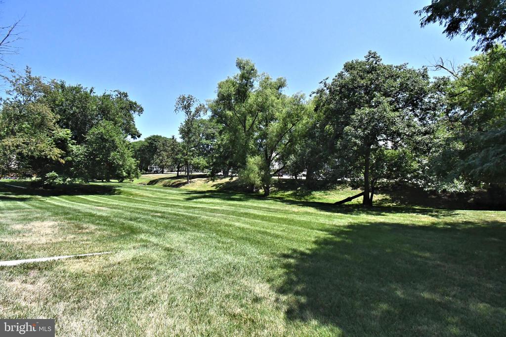 2489 HILLENDALE DRIVE