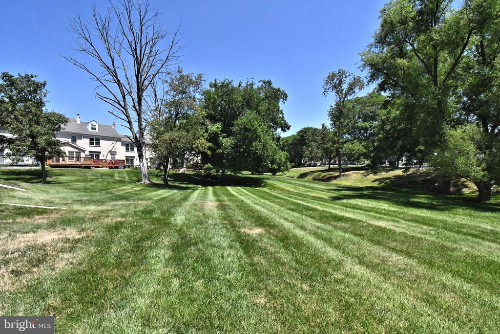 2489 HILLENDALE DRIVE