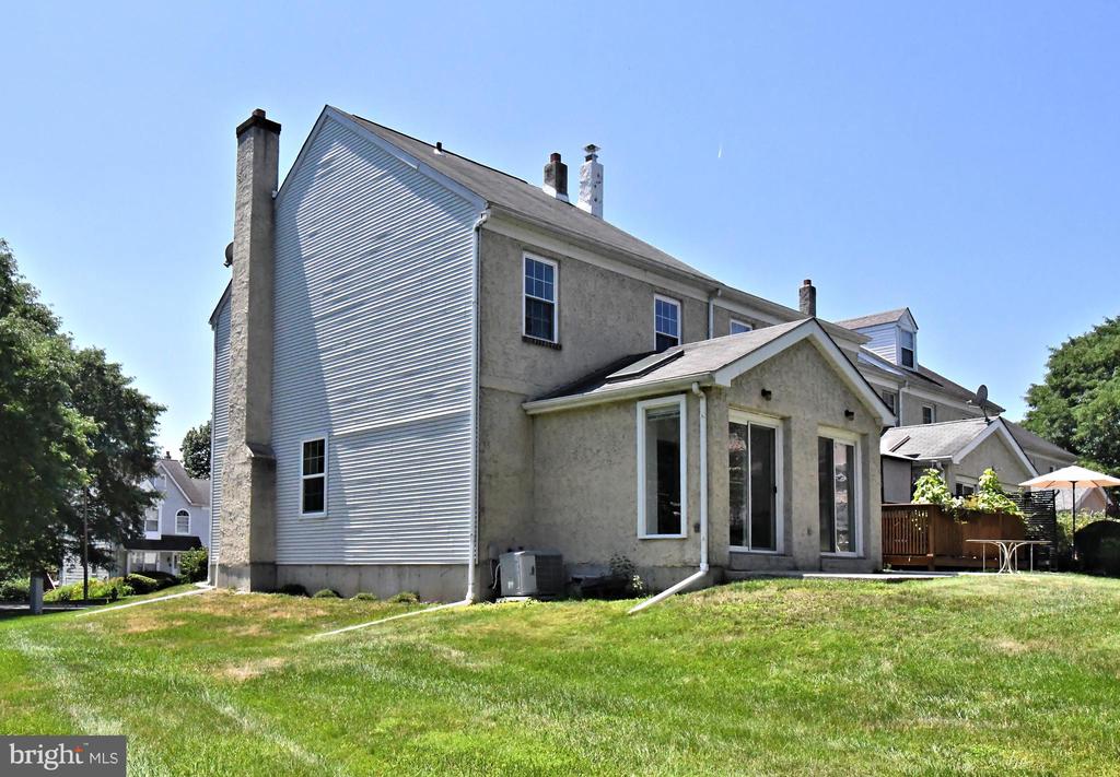 2489 HILLENDALE DRIVE