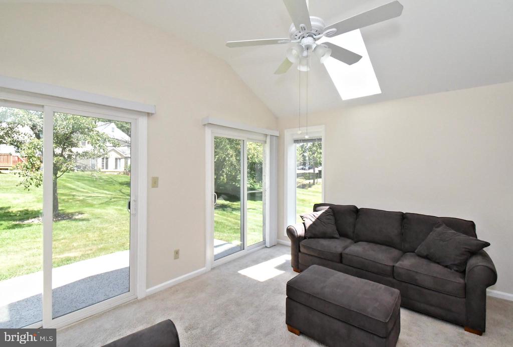2489 HILLENDALE DRIVE