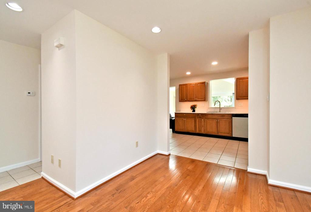 2489 HILLENDALE DRIVE