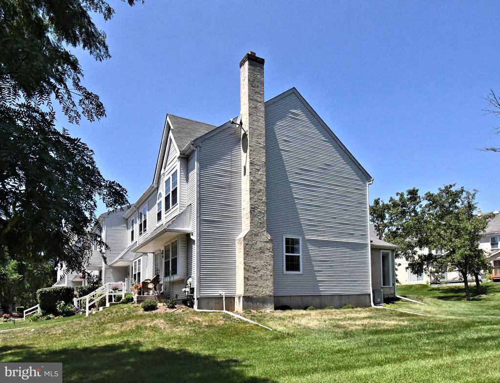 2489 HILLENDALE DRIVE