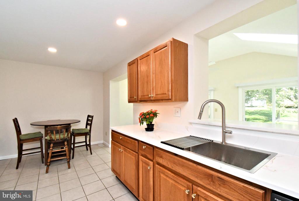 2489 HILLENDALE DRIVE