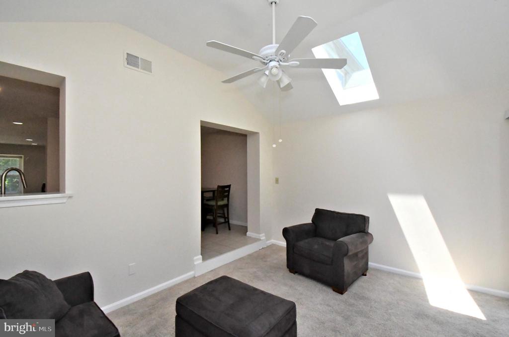 2489 HILLENDALE DRIVE
