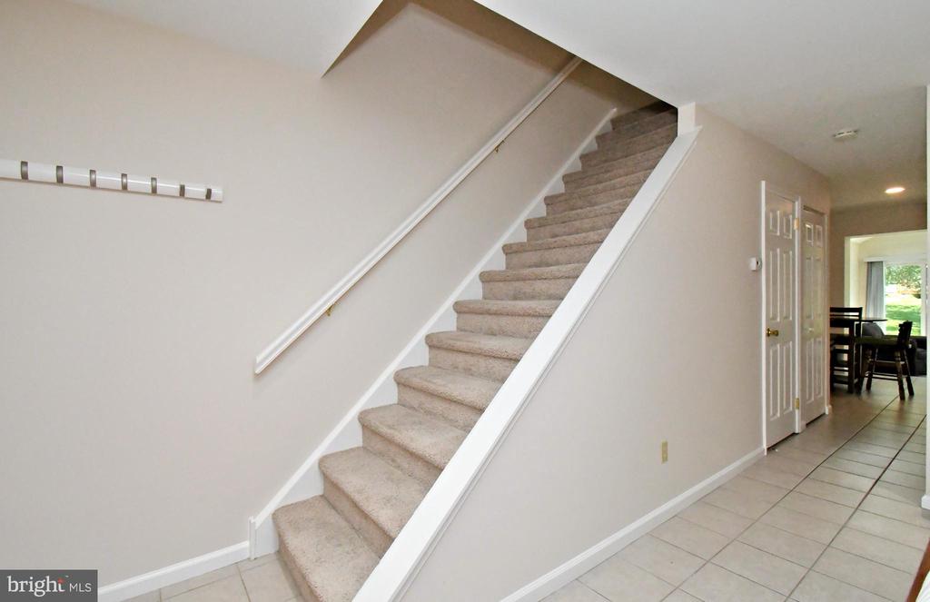 2489 HILLENDALE DRIVE
