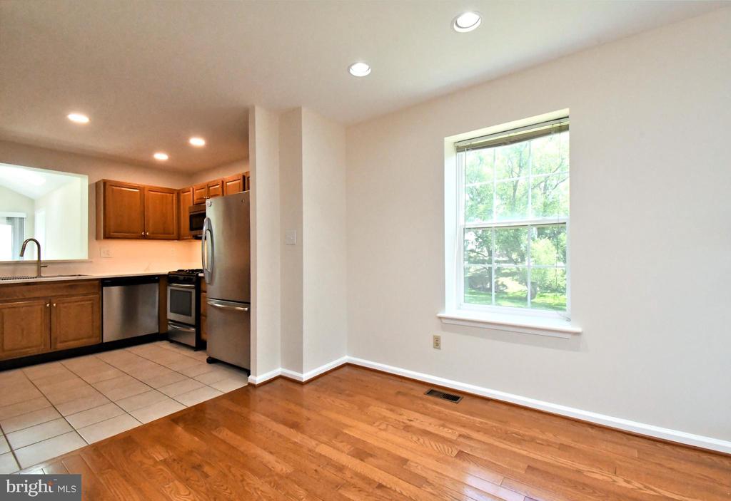 2489 HILLENDALE DRIVE