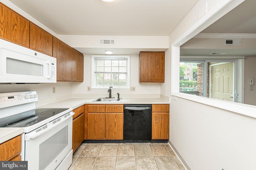 620 MANATAWNY STREET Unit: CONDO 5