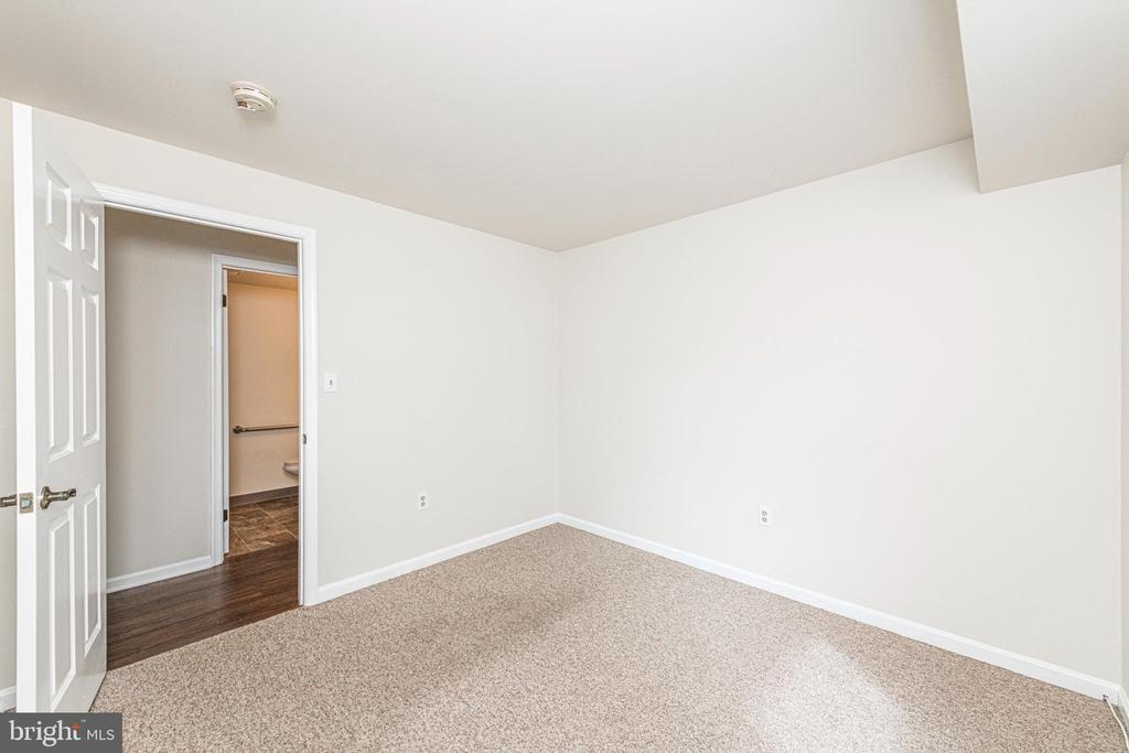 620 MANATAWNY STREET Unit: CONDO 5
