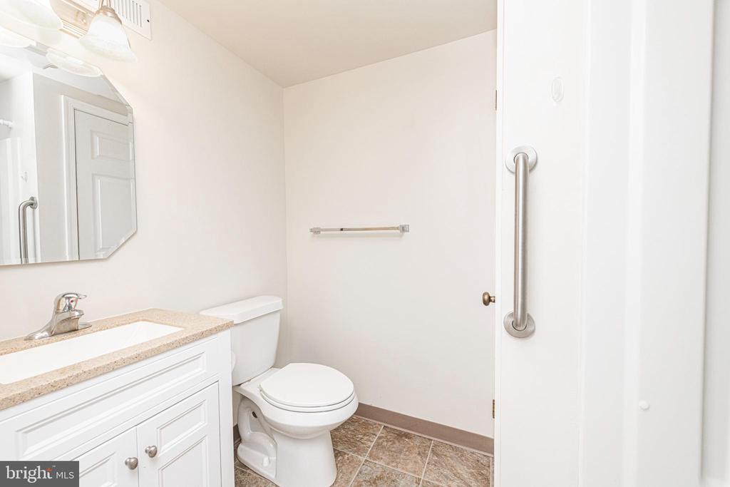 620 MANATAWNY STREET Unit: CONDO 5