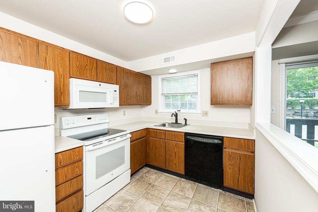 620 MANATAWNY STREET Unit: CONDO 5