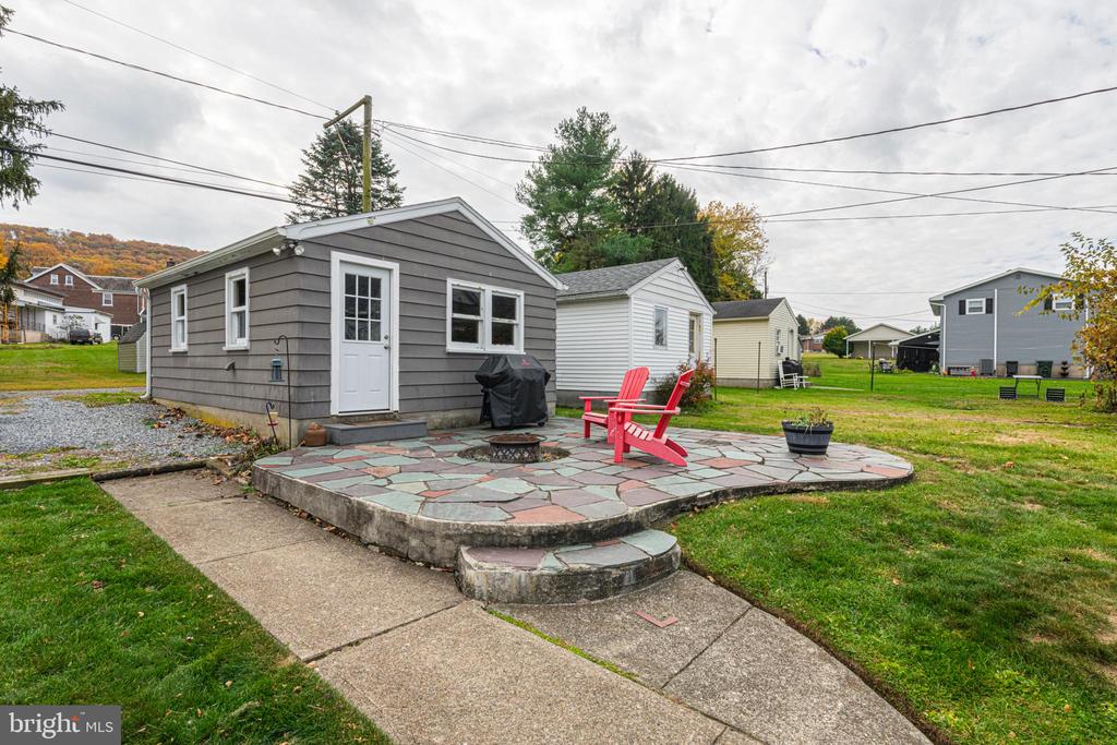 2108 SCHWAB AVENUE
