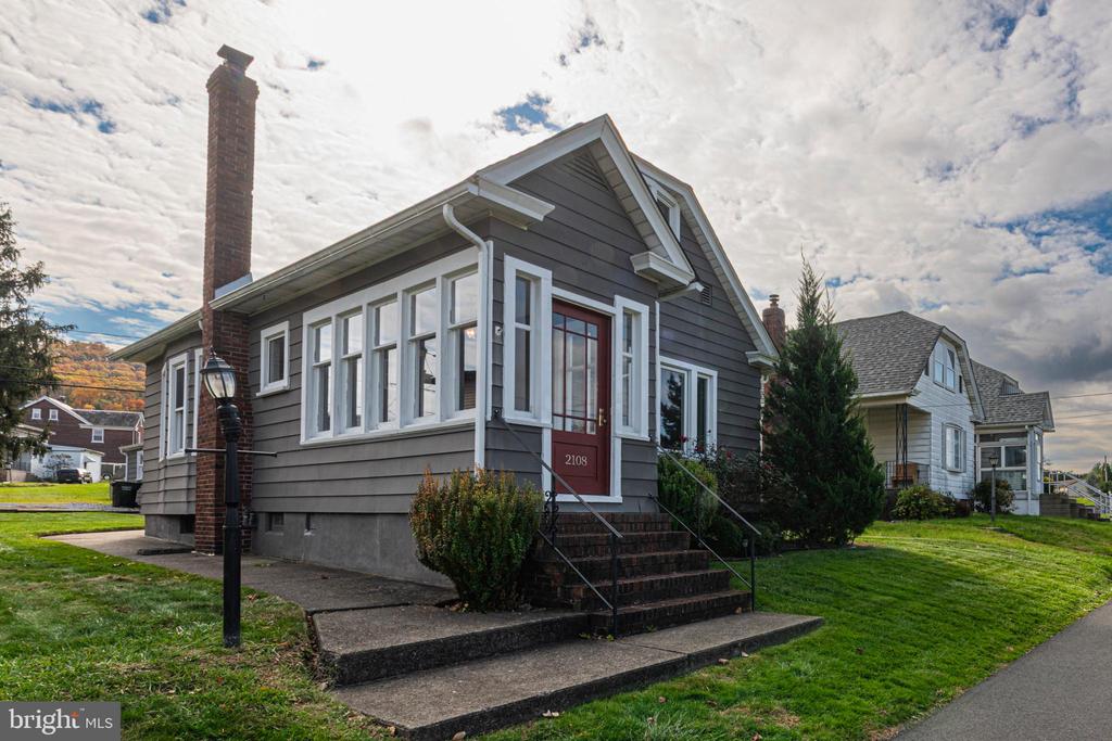 2108 SCHWAB AVENUE