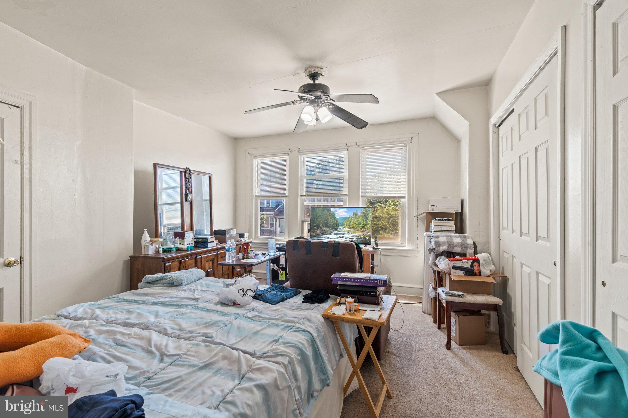 5465 ARLINGTON STREET