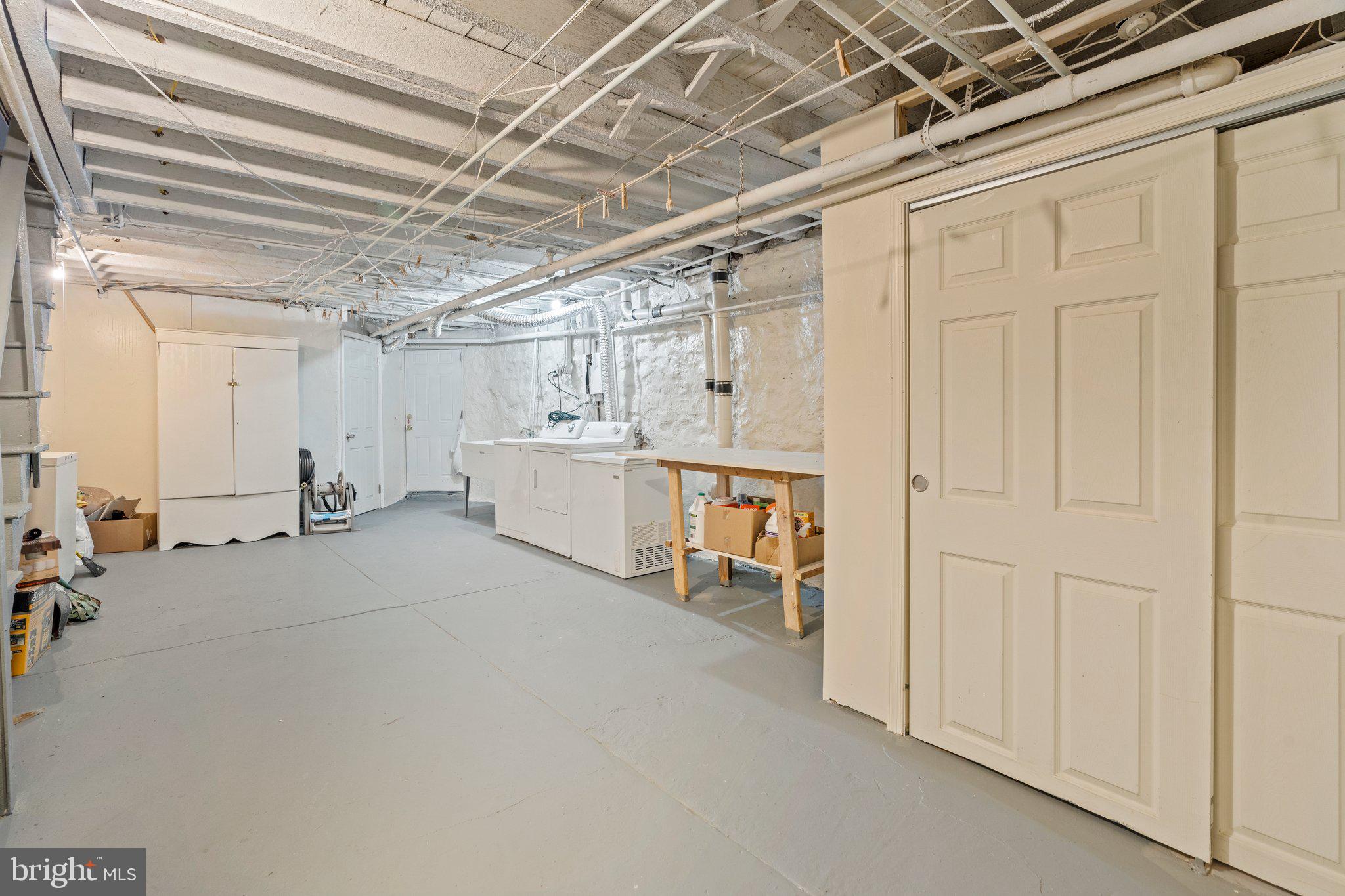 5465 ARLINGTON STREET