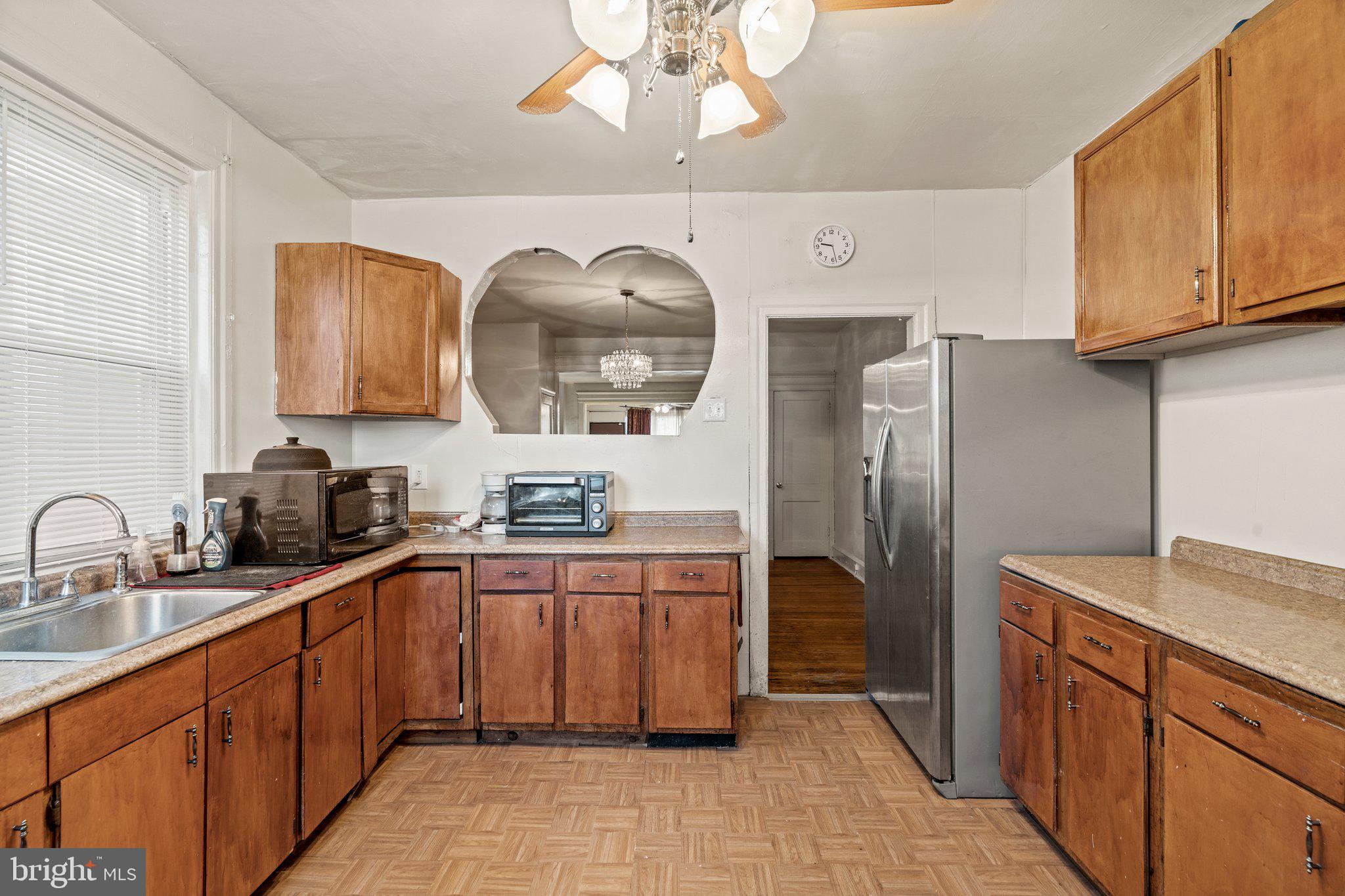 5465 ARLINGTON STREET