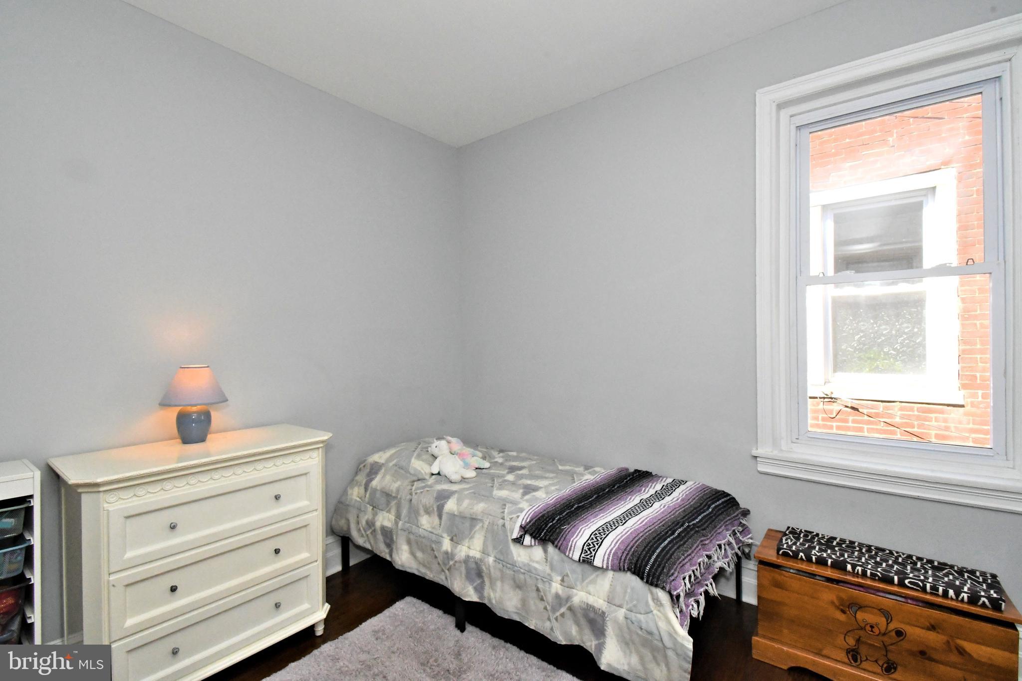 1325 N REDFIELD STREET