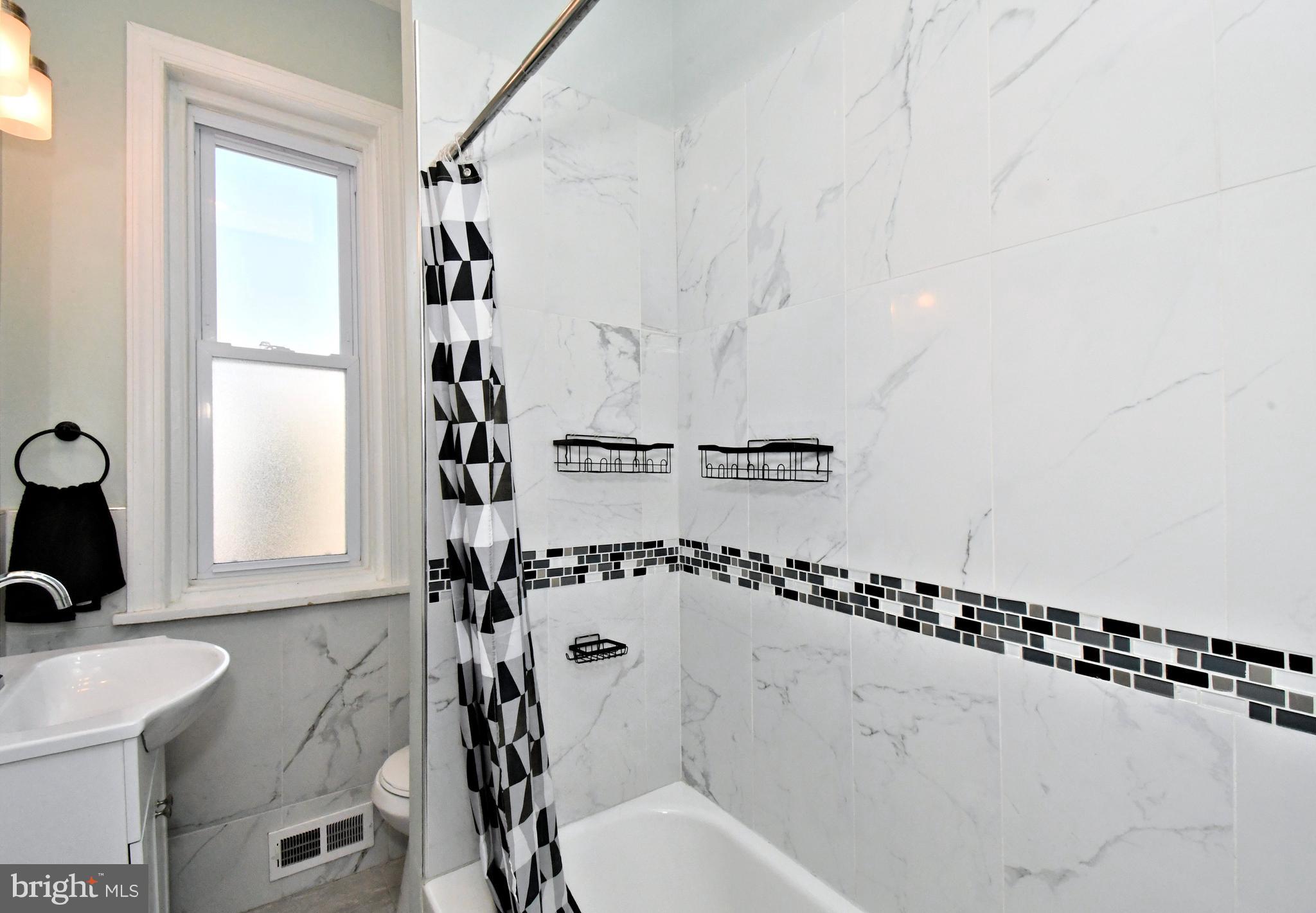 1325 N REDFIELD STREET