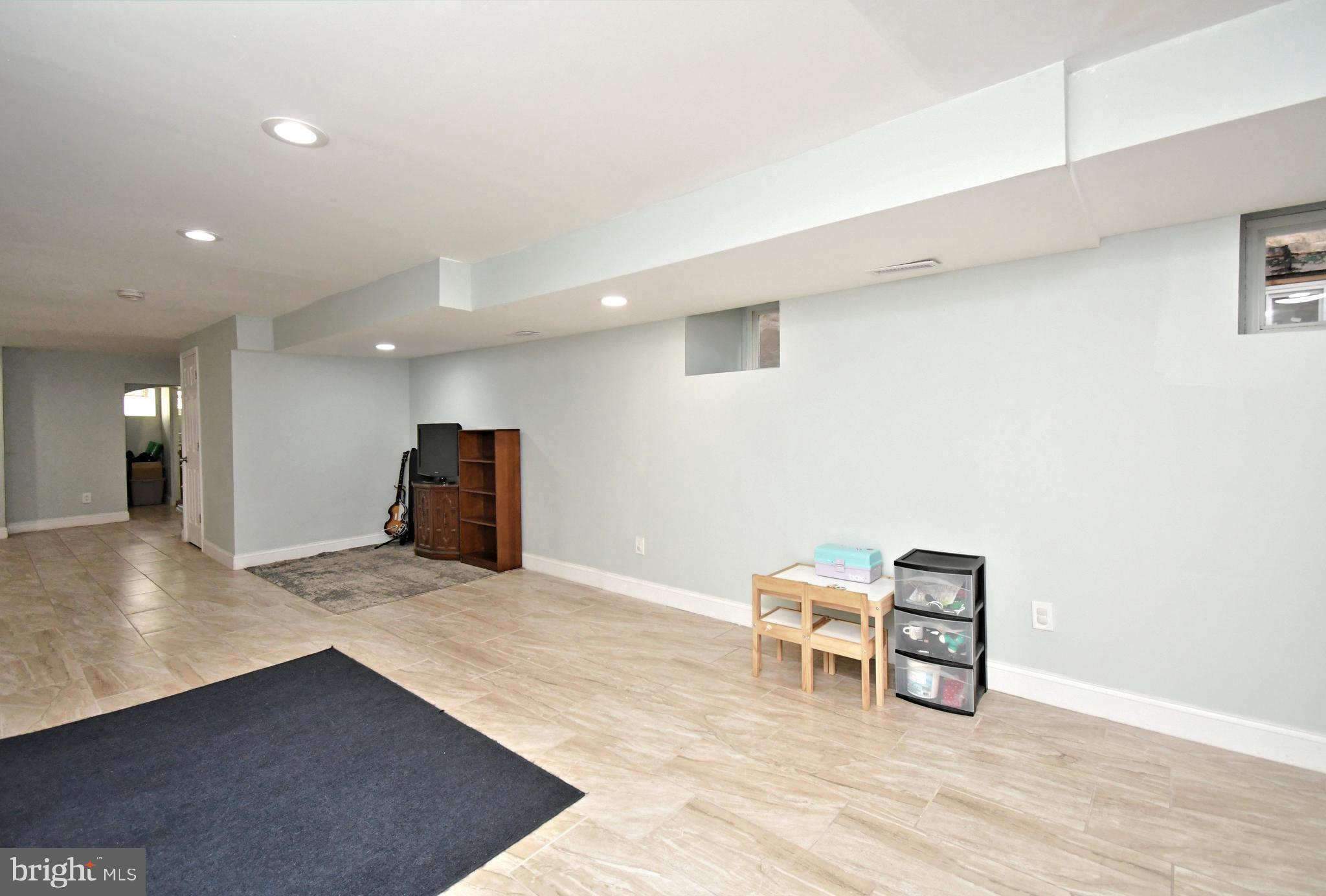 1325 N REDFIELD STREET